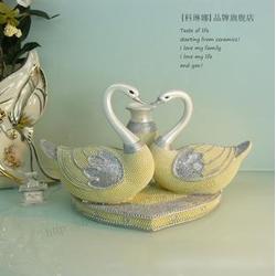 湖州市玻璃鋼樹脂批發(fā)與工藝品應用全解析